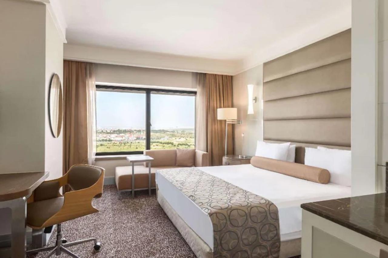 Ramada Plaza By Wyndham Istanbul Tekstilkent Hotell Exteriör bild